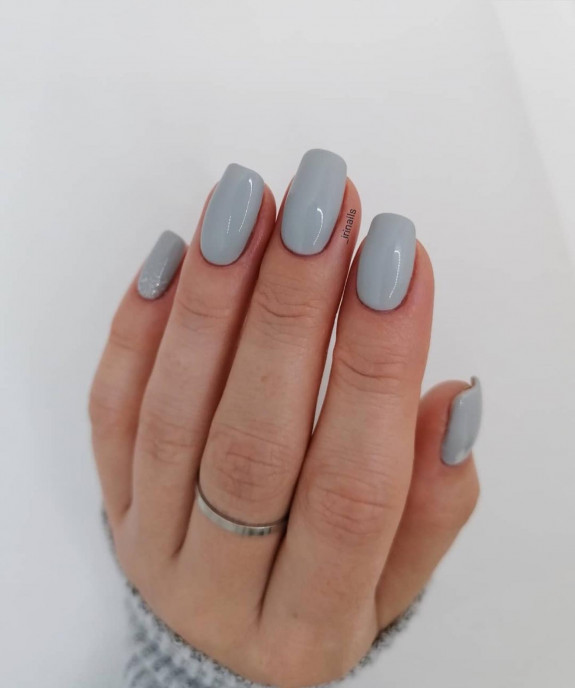 35 Gray Nail Designs For 2022 — Light Grey Short Tapered Square Nails