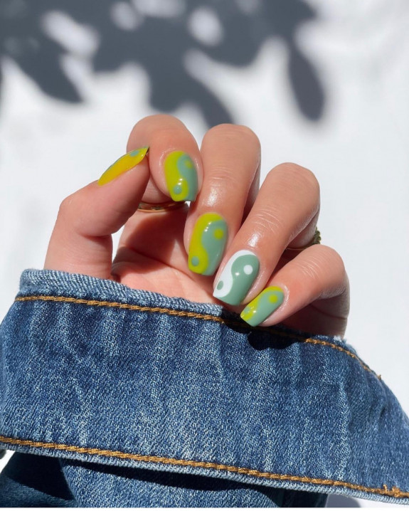 35 Yin Yang Nail Designs — Chartreuse and Sage Green Yin Yang Nails