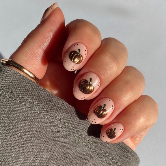 45 Earthy Autumn Nail Ideas — Chrome Pumpkin Natural Nails