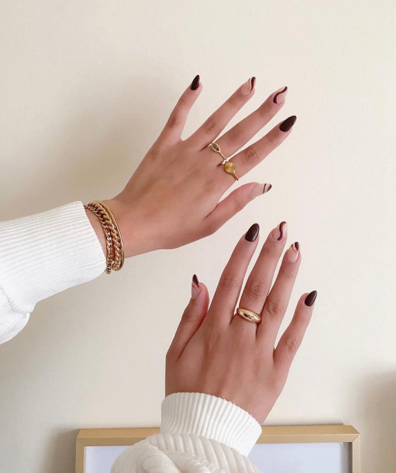 45 Earthy Autumn Nail Ideas — Brown Swirl Almond Nails