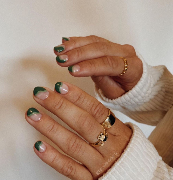 34 The Best Fall Nail Trends For 2022 — Wavy Green Tip Short Nails