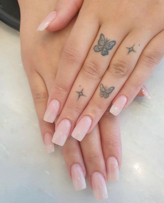 26 Plain Acrylic Nails in 2022 — Nude Pink Sheer Nails