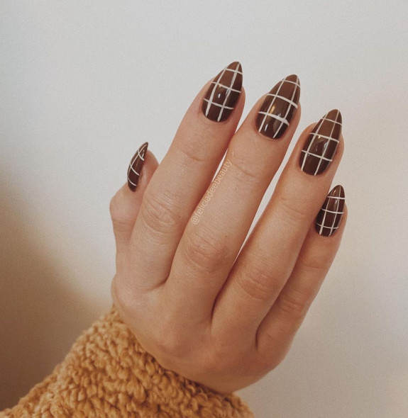 34 The Best Fall Nail Trends For 2022 — Brown Plaid Nails