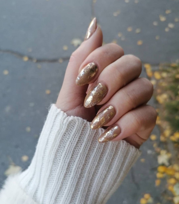 34 The Best Fall Nail Trends For 2022 — Undone Nude Nails