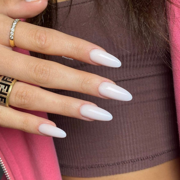 26 Plain Acrylic Nails in 2022 — Creamy Almond Nails