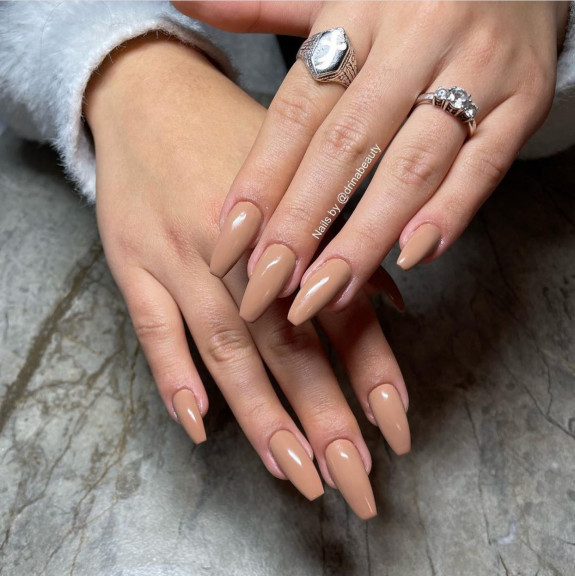 26 Plain Acrylic Nails in 2022 — Nude Coffin Acrylic Nails