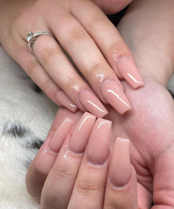 26 Plain Acrylic Nails in 2022 — Nude Acrylic Coffin Nails