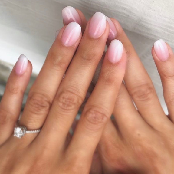 26 Plain Acrylic Nails in 2022 — Ombre Nude Acrylic Short Nails