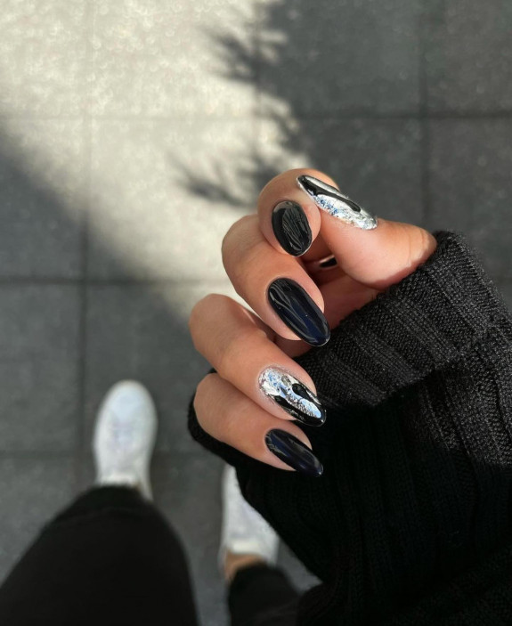 34 The Best Fall Nail Trends For 2022 — Silver and Black Nails