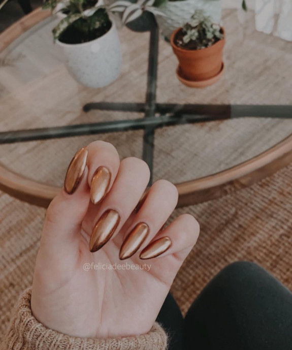 34 The Best Fall Nail Trends For 2022 — Gold Chrome Fall Nails