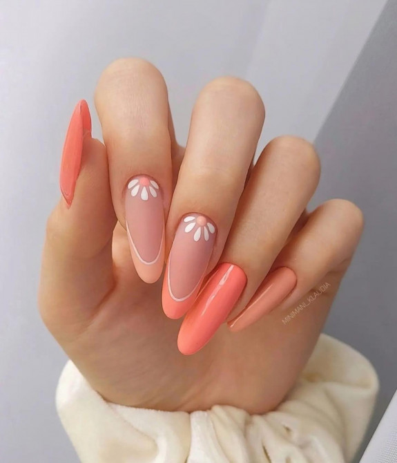 30 Cute Peach Nail Ideas — Gradient Peach Almond Nails