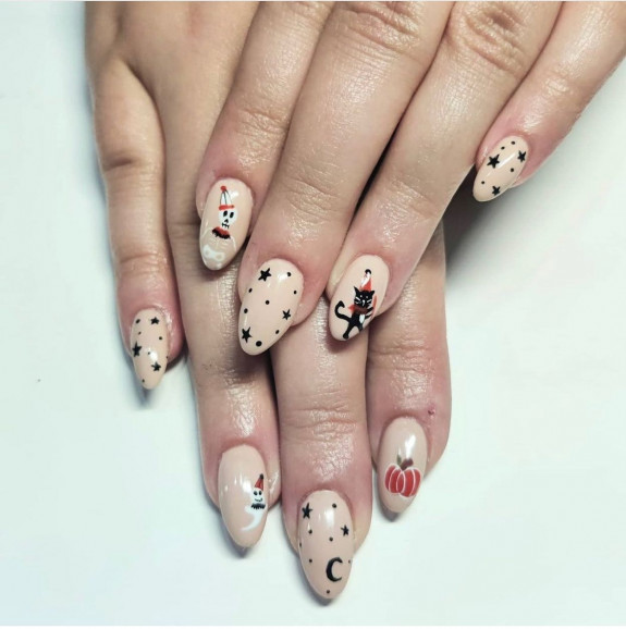 37 Cute Halloween Nails Ideas in 2022 — Nude Halloween Nails