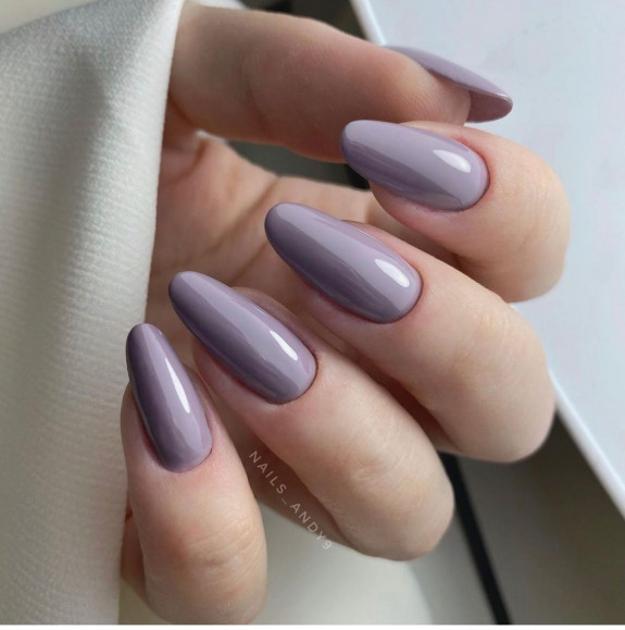 33 Best September Nails — Glossy Mauve Nails