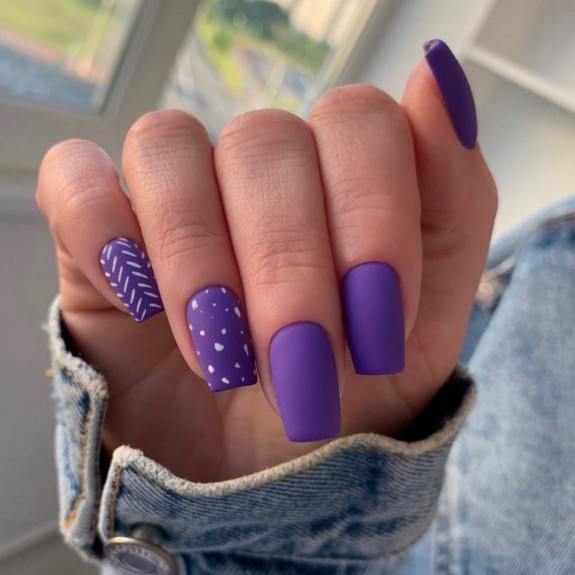 33 Best September Nails — Matte Purple Nails