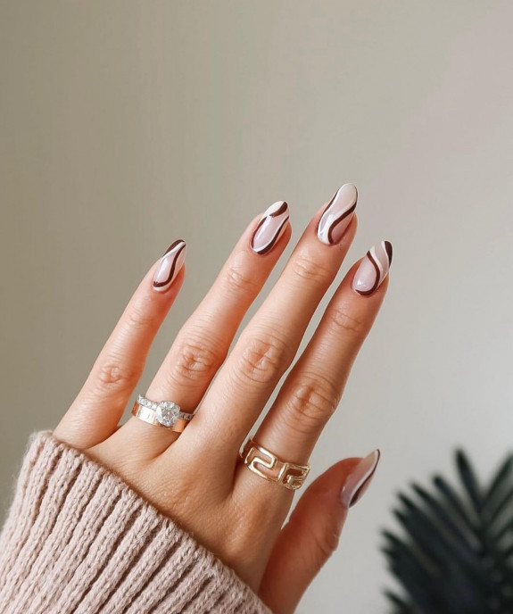 33 Best September Nails — Brown and White Swirl Almond Nails