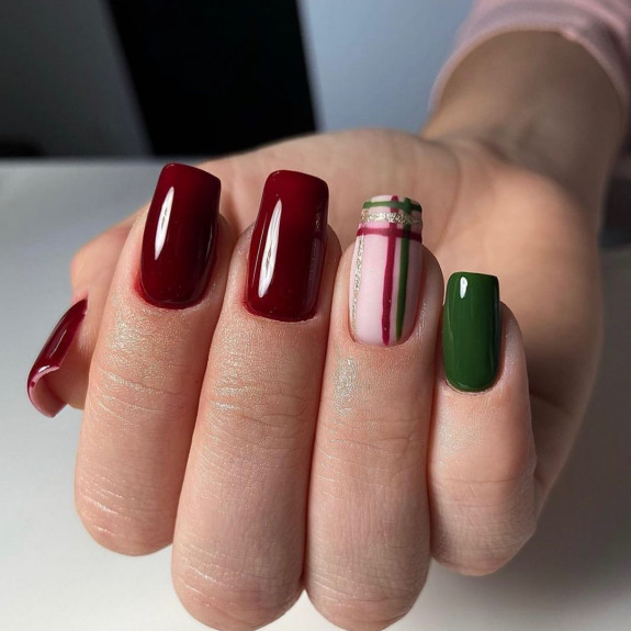 simple burgudy nails, burgundy nails with gold, burgundy nails with design, burgundy nails matte, burgundy acrylic nails, burgundy french tip nails, dark burgundy nails, burgundy nails with glitter, burgundy nails short, fall nails 2022, autumn nails 2022, burgundy nails, coffin, burgundy nails 2022