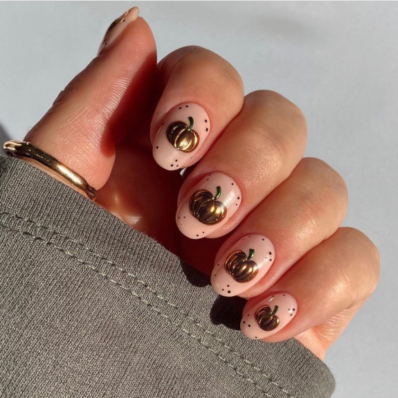 37 Cute Halloween Nails Ideas in 2022 — Chrome Pumpkin Nails