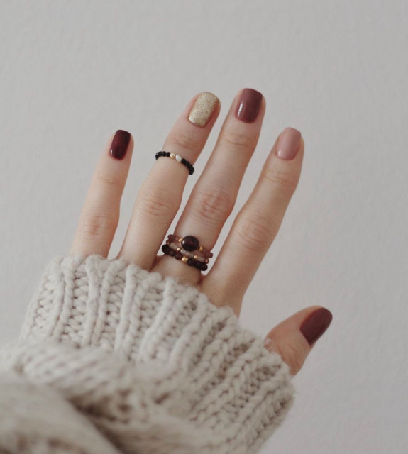 45 Gorgeous Burgundy Nails — Gradient + Glitter Nails