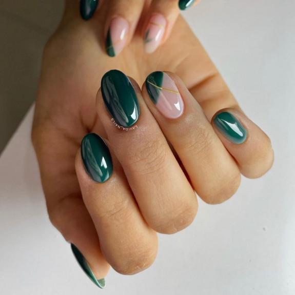 33 Best Fall Nail Colors — Emerald Green Nail Design