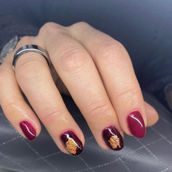 45 Gorgeous Burgundy Nails — Shimmery Burgundy with Gold Flake Nails