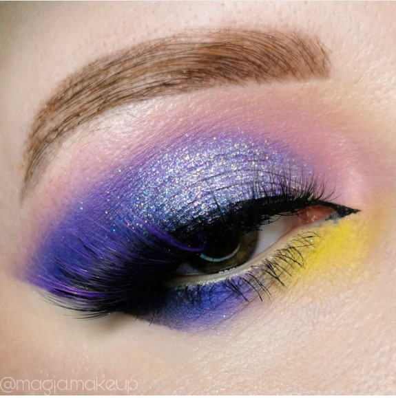 35 Eyeshadow Makeup Looks — Midnight Blue and Yellow Makeup