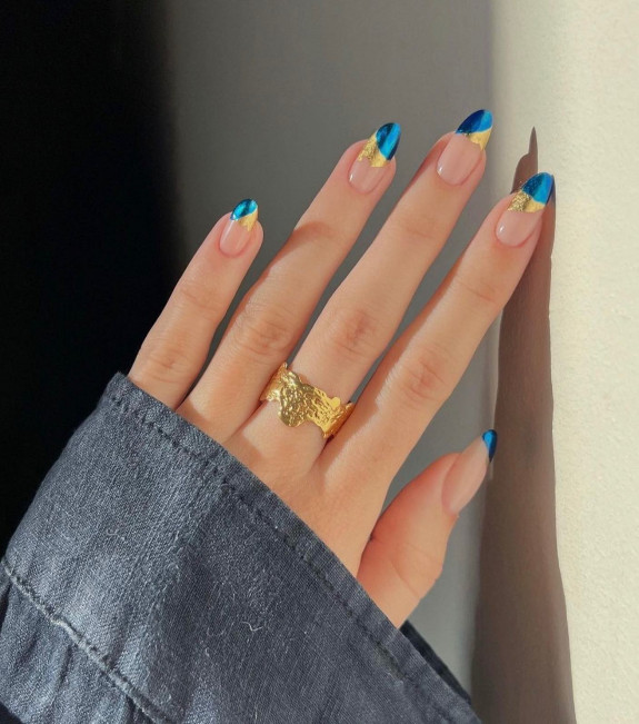 77 Trendiest Fall Nails To Compliment Your Fall Outfits — Chrome Teal and Gold French Tip Nails