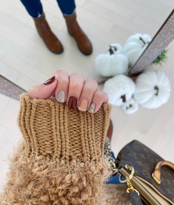 77 Trendiest Fall Nails To Compliment Your Fall Outfits — Burgundy, Glitter and Sage Short Nails