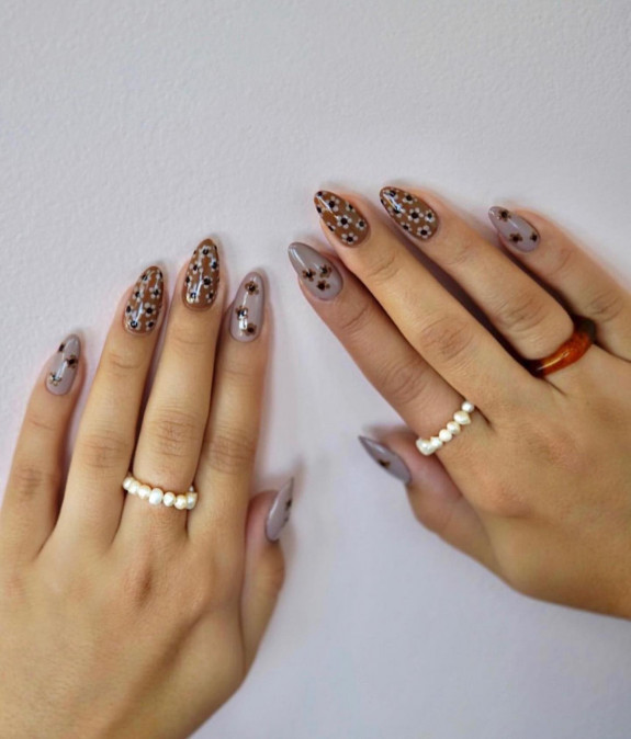 77 Trendiest Fall Nails To Compliment Your Fall Outfits — Flower Grey and Brown Nails