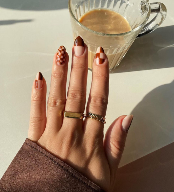 77 Trendiest Fall Nails To Compliment Your Fall Outfits — Brown Different Size Checker Nails