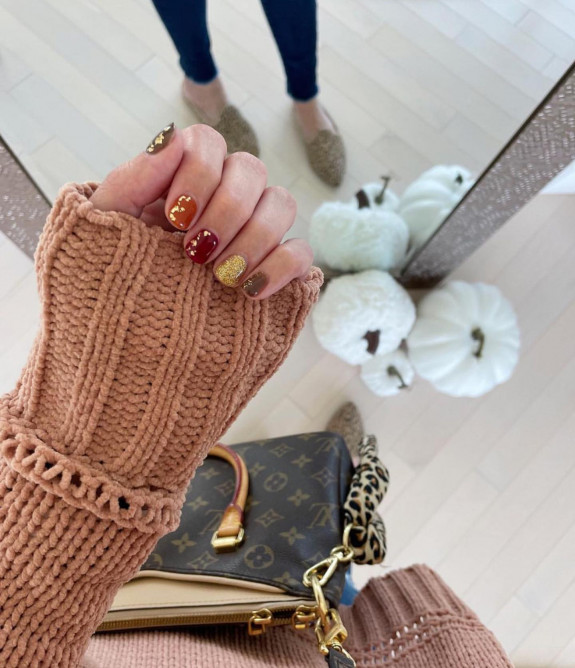 77 Trendiest Fall Nails To Compliment Your Fall Outfits — Burgundy, Glitter and Pumpkin Colored Nails