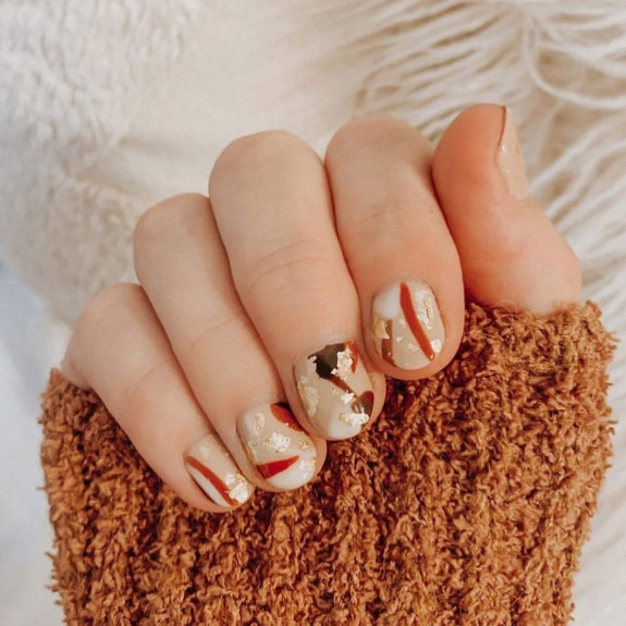 77 Trendiest Fall Nails To Compliment Your Fall Outfits — Fall Colors + Gold Foil Nails