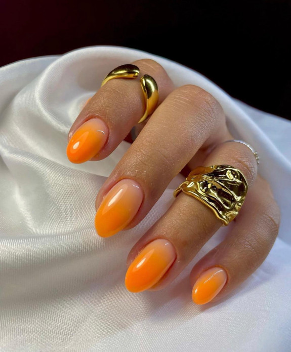 43 Late Summer Nails — Ombre Orange Oval Nails