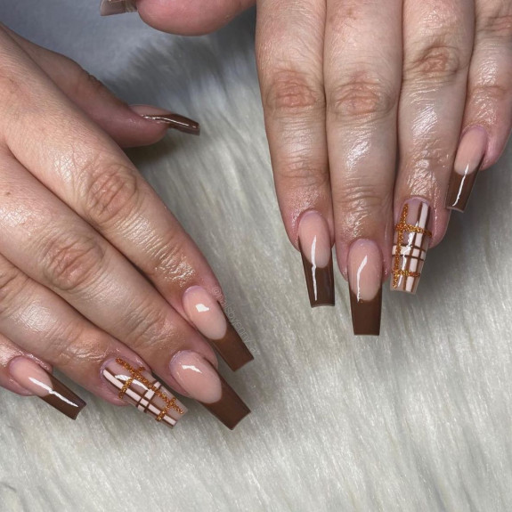 77 Trendiest Fall Nails To Compliment Your Fall Outfits — Brown Tips and Plaid Fall Nails