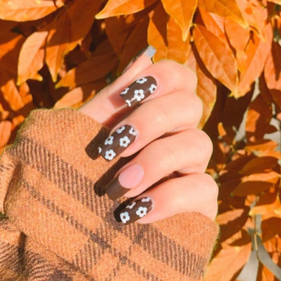 77 Trendiest Fall Nails To Compliment Your Fall Outfits — Flower Brown Acrylic Nails