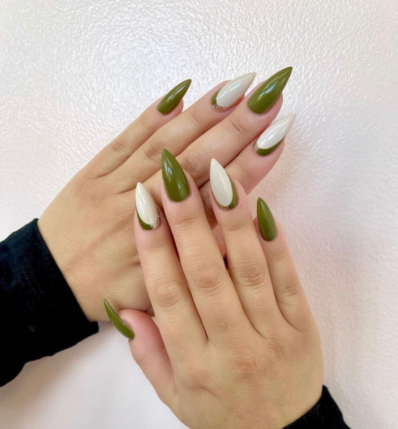 77 Trendiest Fall Nails To Compliment Your Fall Outfits — Green and White Stiletto Nails