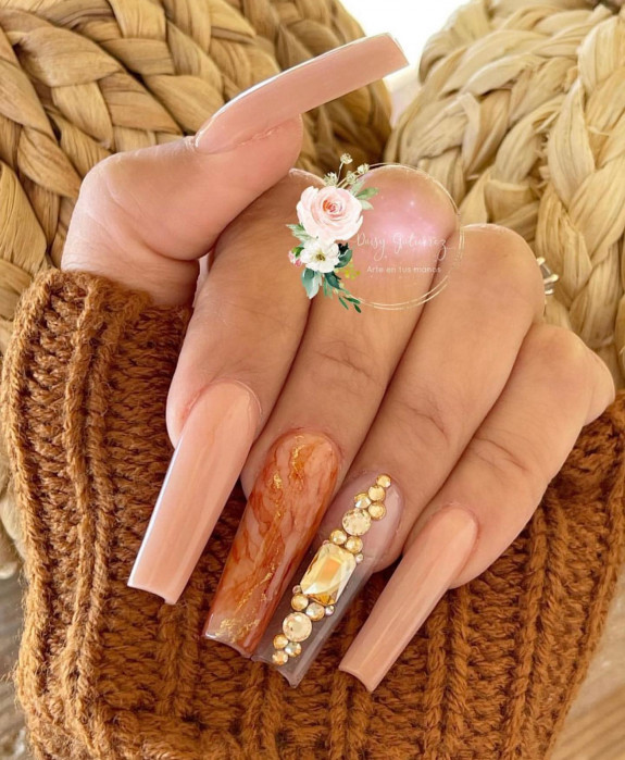 77 Trendiest Fall Nails To Compliment Your Fall Outfits — Neutral and Marble Acrylic Nails