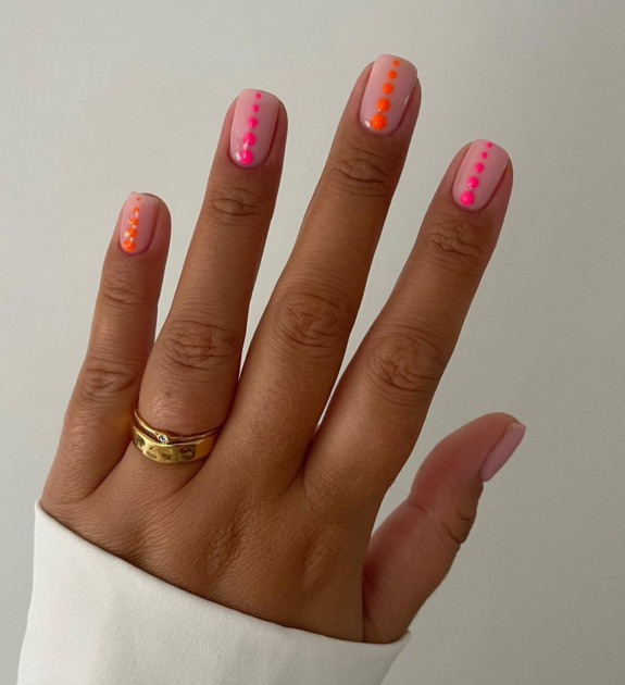 35 Cute and Simple Nail Designs 2022 — Pink and Orange Dotty Nails