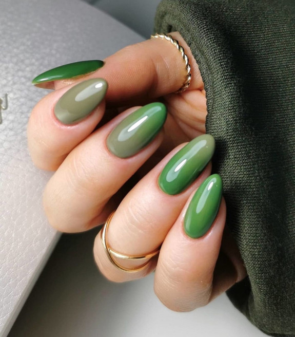 40 Nail Designs For Fall 2022 — Ombre Green Shiny Nails