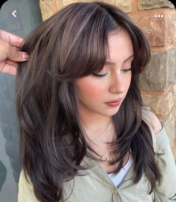 layered haircuts medium length, short medium layered haircuts, layered haircuts 2022, layered haircuts short, layered haircuts for women, layered haircuts with bangs, layered haircuts for long hair, layered haircuts for thin hair, layered haircuts with curtain bangs