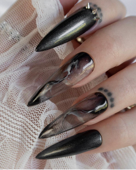 grunge nails, simple grunge nails, grunge nails coffin, grunge nails short, 90s grunge nails, black nails, fall nails, autumn nails, fall 90s nails, 90s nail designs, grunge nail designs