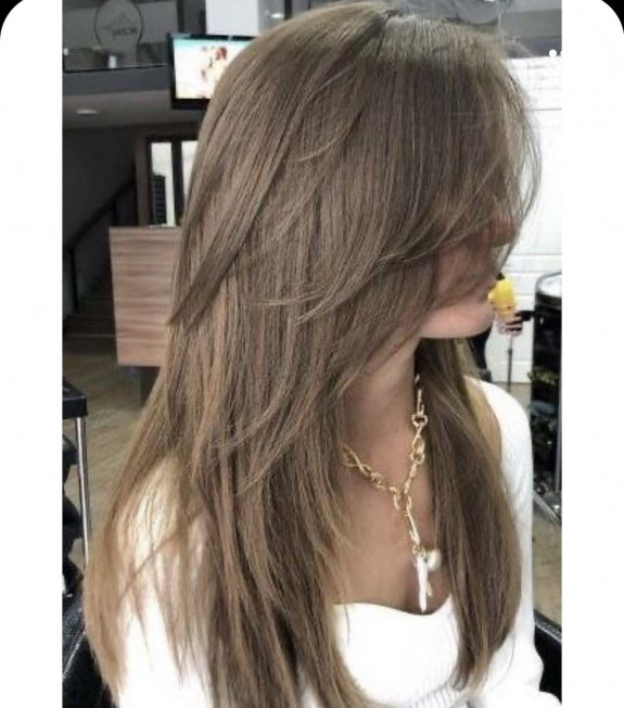 layered haircuts medium length, short medium layered haircuts, layered haircuts 2022, layered haircuts short, layered haircuts for women, layered haircuts with bangs, layered haircuts for long hair, layered haircuts for thin hair, layered haircuts with curtain bangs