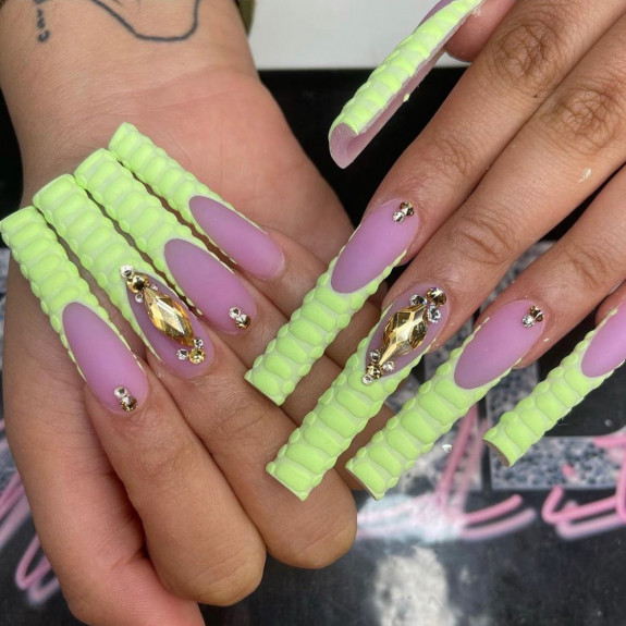 31 Best Crocodile Nail Designs — Pastel Yellow Croc Skin French Nails