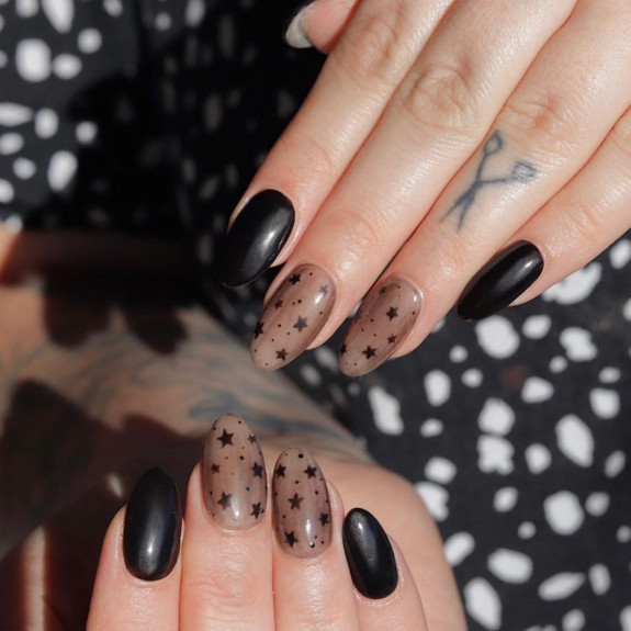 34 Grunge Nails That are Perfect For Fall — Black Star Sheer Nails