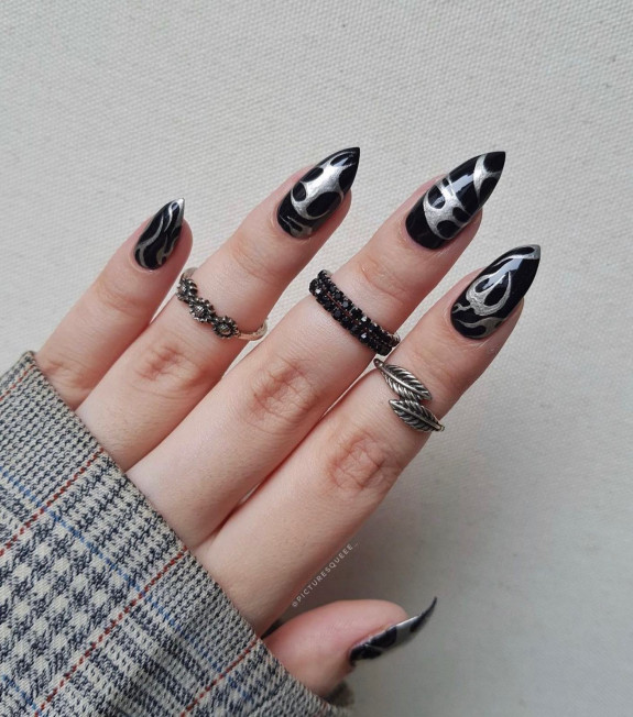 34 Grunge Nails That are Perfect For Fall — Black and Silver Nails