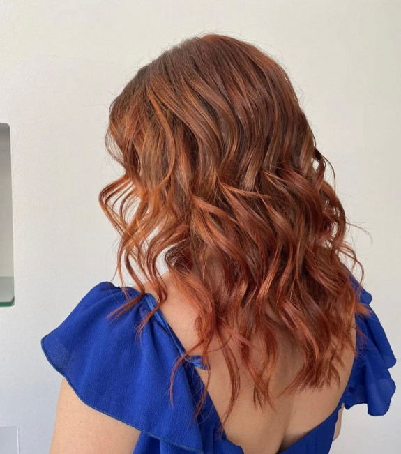 35 Best Copper Hair Color Ideas — Dark Copper Wavy Medium Length