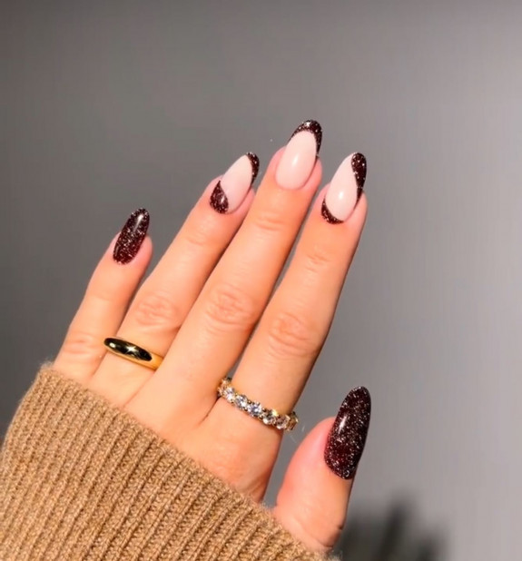 35 Fresh Autumn Nail Art Ideas To Try Now — Shimmery Burgundy Nails