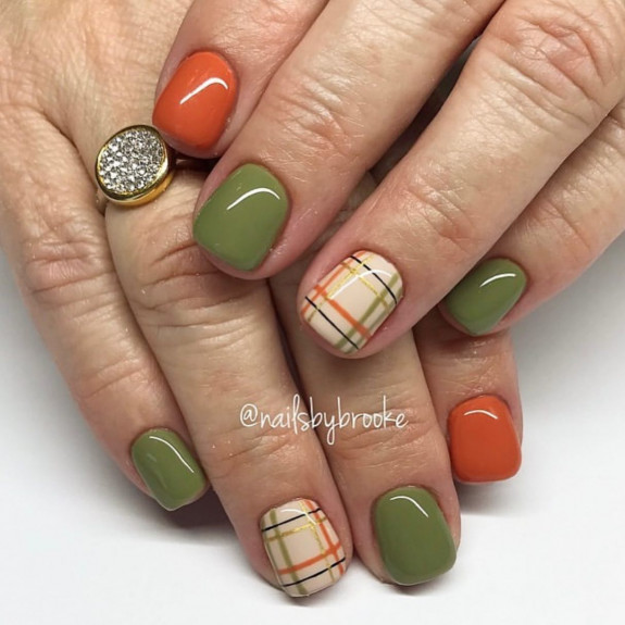 31 Beautiful Green Nail Designs For Fall — Mix n Match Fall Nails