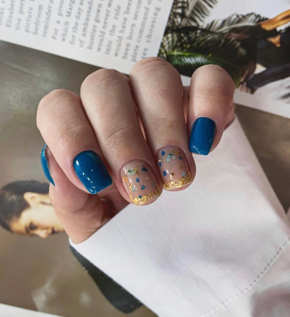 35 Fresh Autumn Nail Art Ideas To Try Now — Blue + Dried Flower Nails