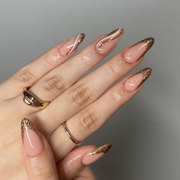 35 Fresh Autumn Nail Art Ideas To Try Now — Swirl Glittery Almond Nails