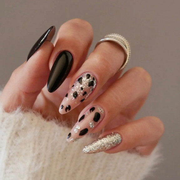 30 Pretty Fall Nail Designs in 2022 — Black and Gold Almond Nails